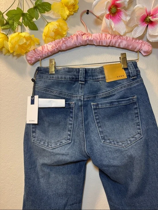 Women's Dark Blue Flare Jeans with Front Patch Pockets - Picture 3 of 5